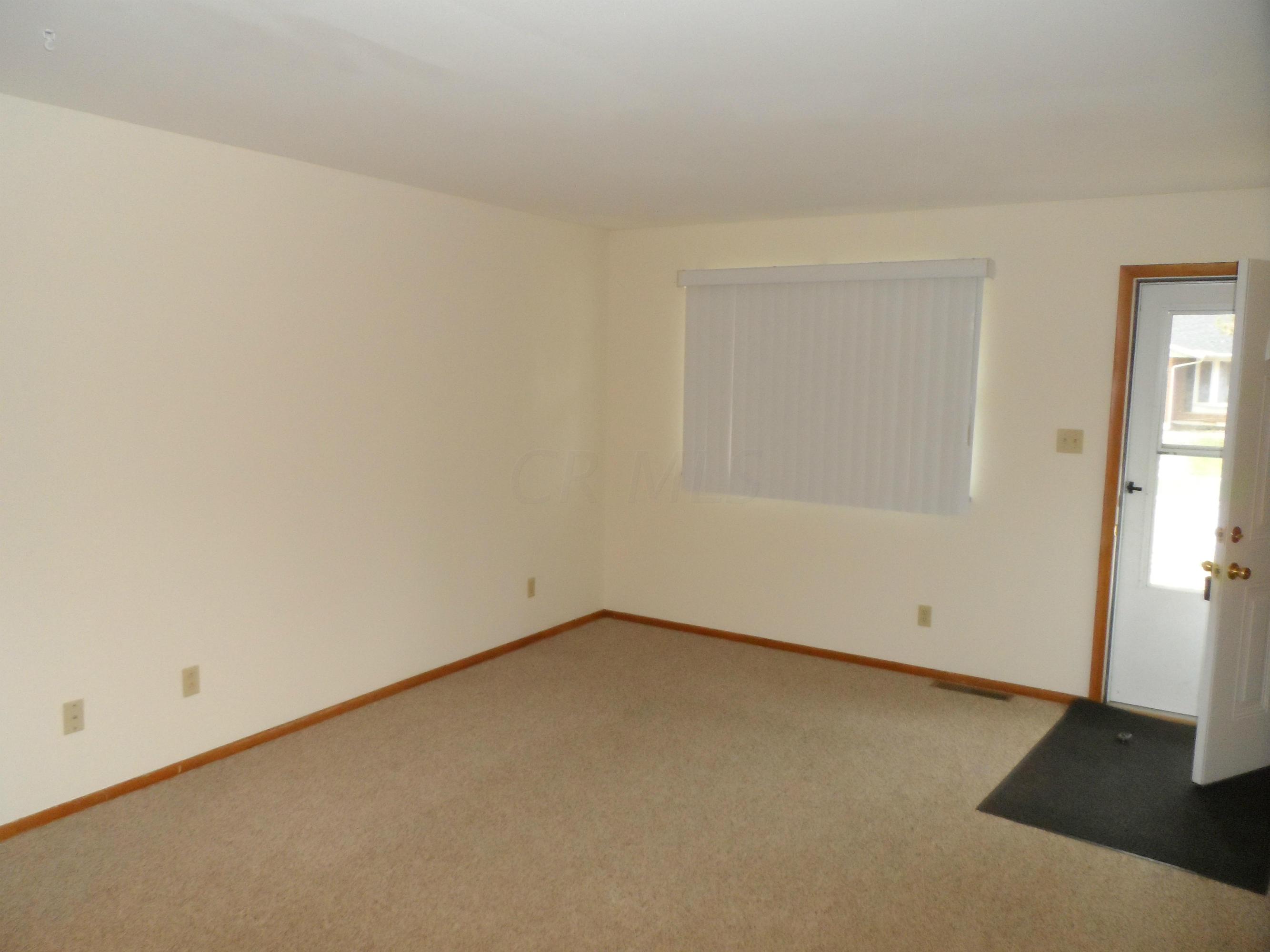 1453 Norma Road Columbus, OH 43229 - Photo 3 of 6
