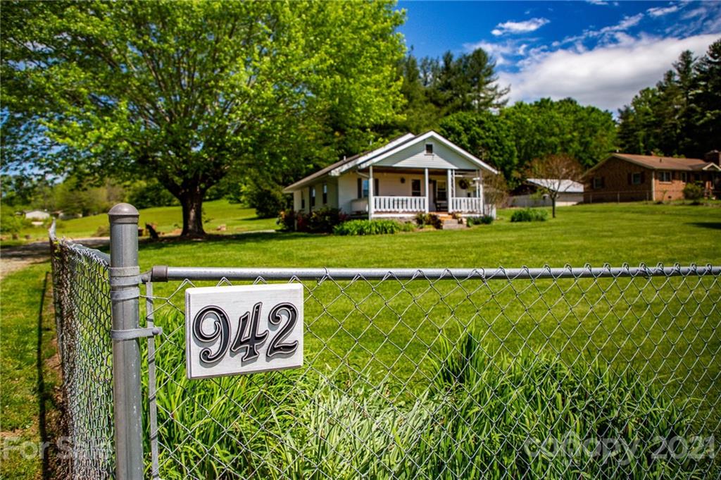 942 Mills Gap Road Fletcher, NC 28732 - Photo 2 of 43 Gallery Image 2