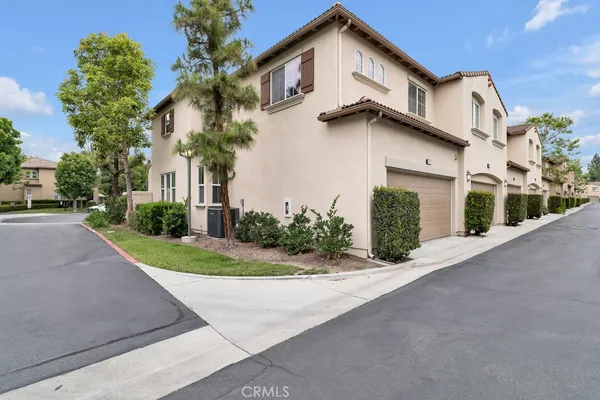 $1,250,000 | 82 Trailing Vine, Irvine, CA 92602