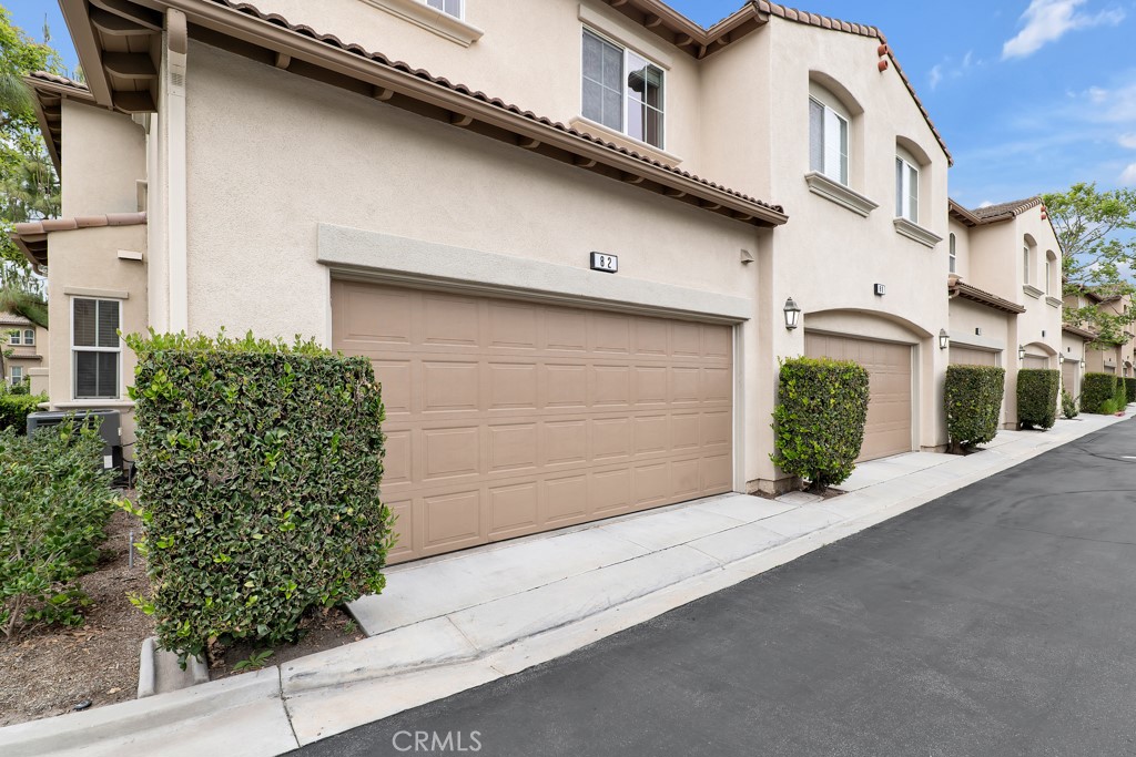 82 Trailing Vine Irvine, CA 92602 - Photo 5 of 24