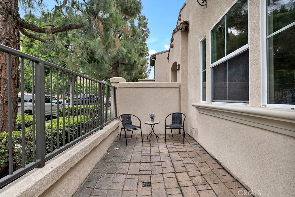 82 Trailing Vine Irvine, CA 92602 - Photo 6 of 24