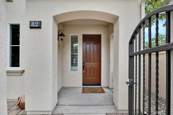 $1,250,000 | 82 Trailing Vine, Irvine, CA 92602