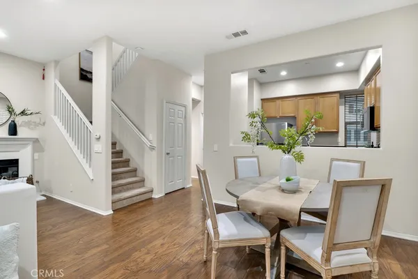 $1,250,000 | 82 Trailing Vine, Irvine, CA 92602