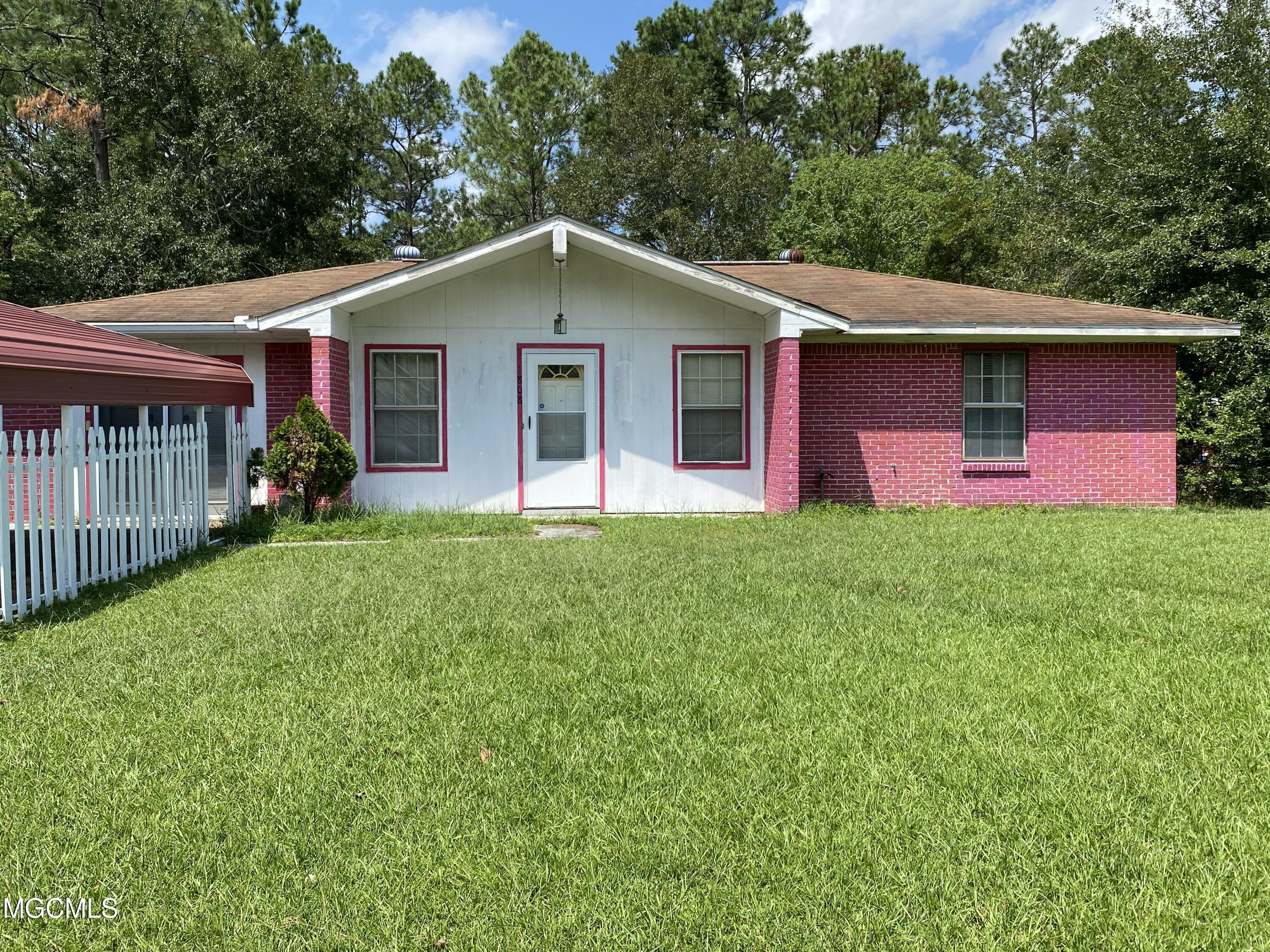1808 Riverside Drive Gautier, MS 39553 - Photo 1 of 14 B48232DC-3B00-48D2-8589-2056FC09046B
