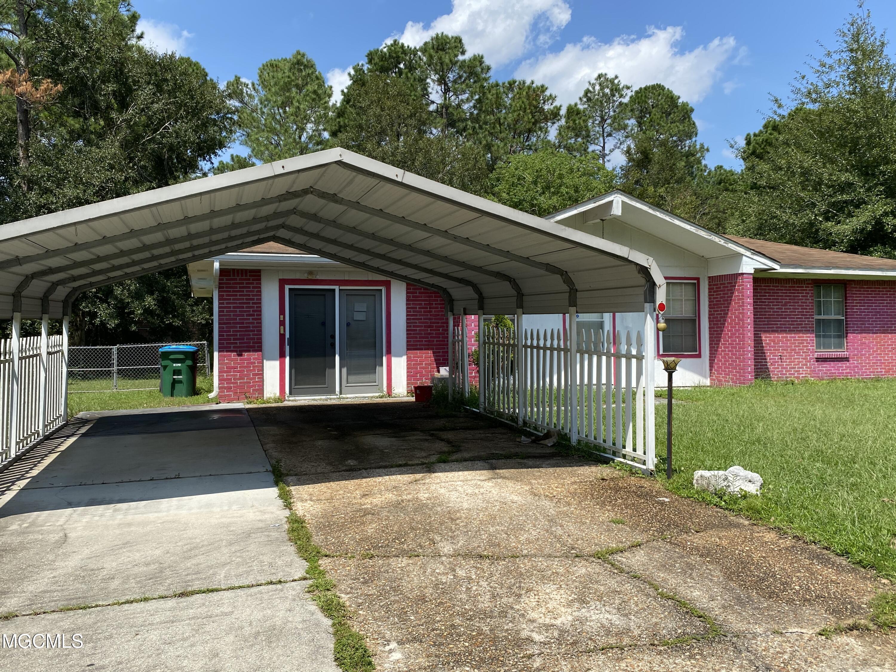 1808 Riverside Drive Gautier, MS 39553 - Photo 2 of 14 0F657B7B-7EE6-4C98-8A76-AC9F26F244C7