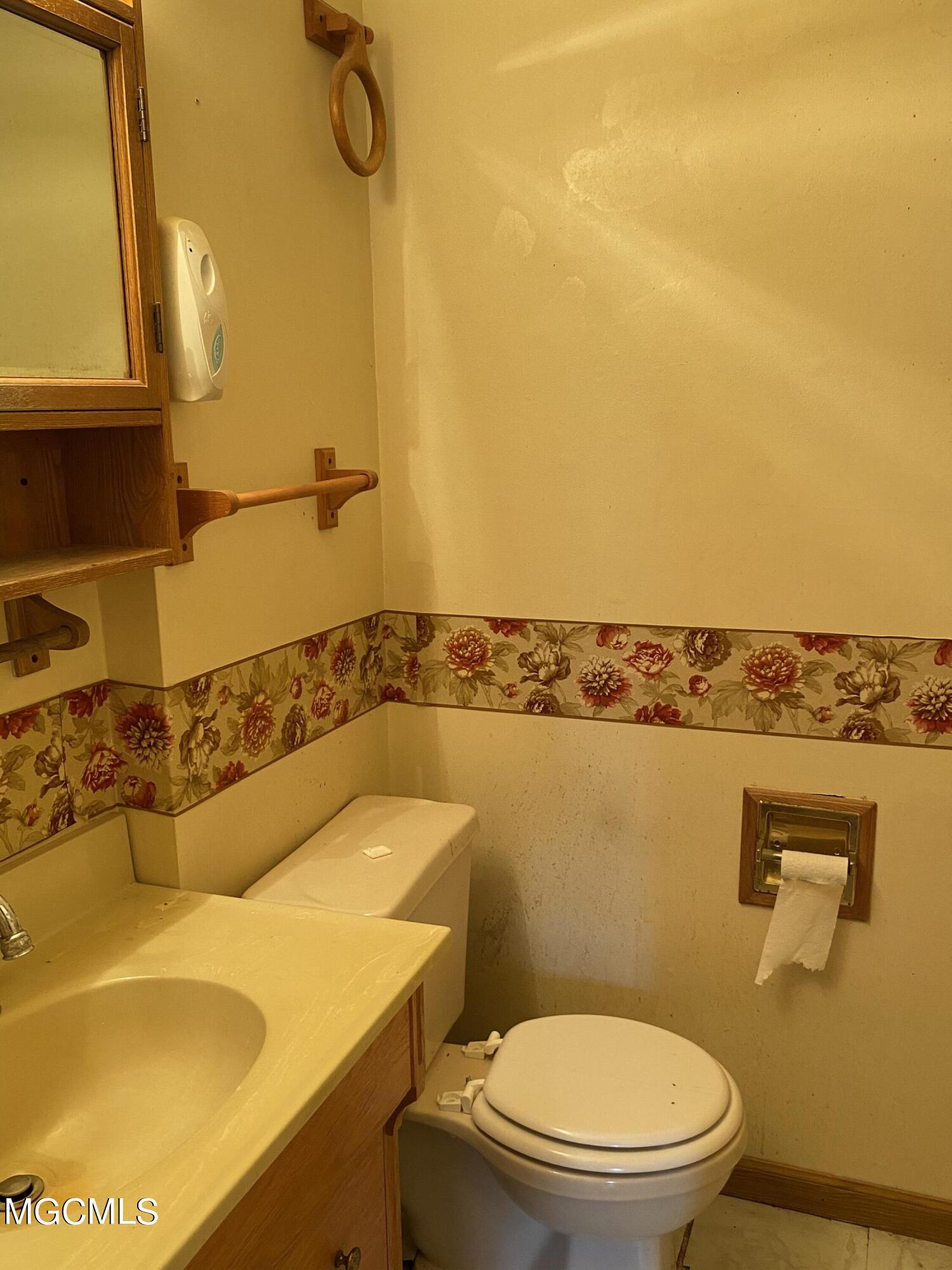 1808 Riverside Drive Gautier, MS 39553 - Photo 6 of 14 B4720319-A9BF-41AA-933A-827D1EEFE657