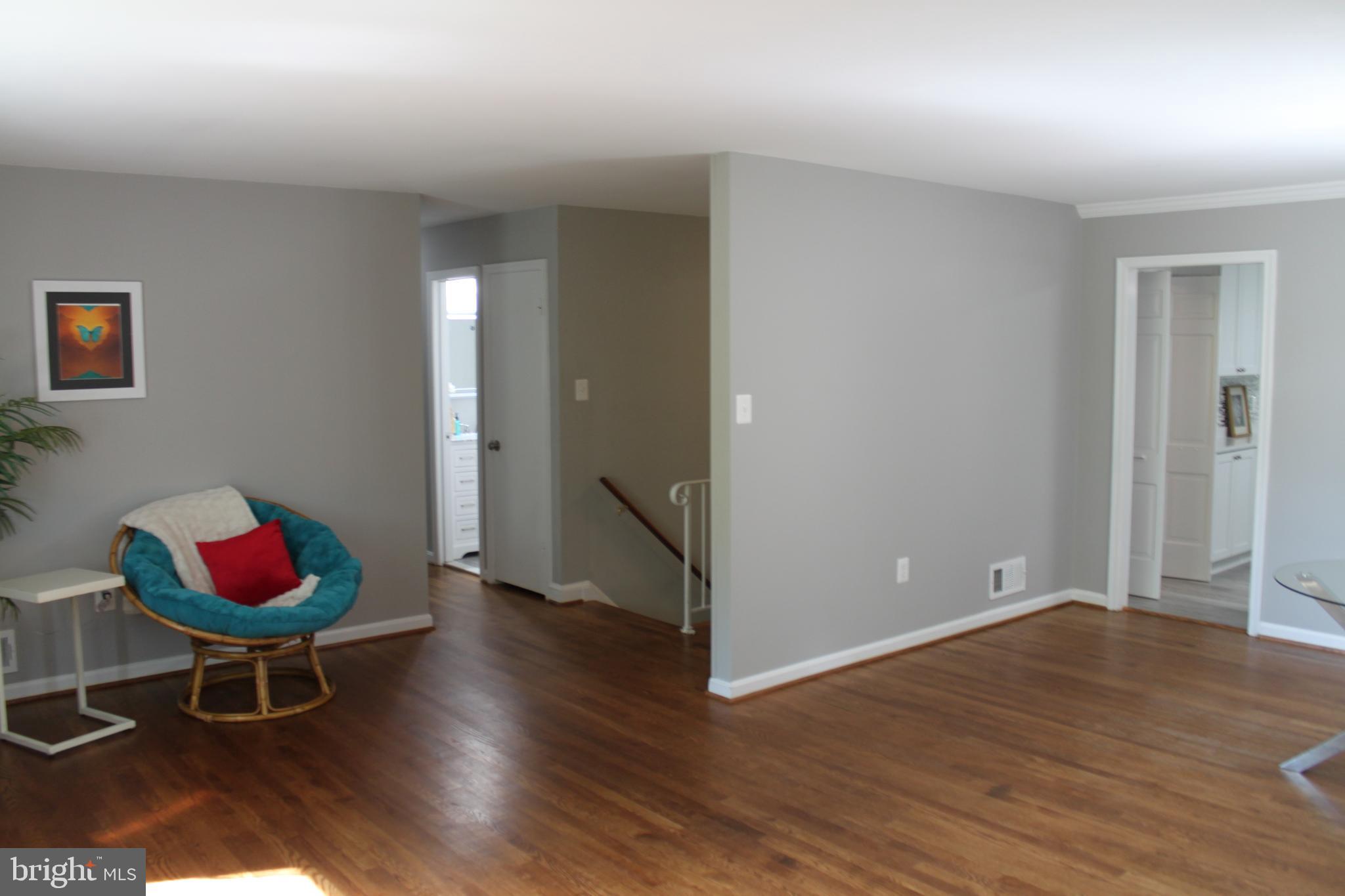 5505 Ventnor Lane Springfield, VA 22151 - Photo 13 of 47 Living room