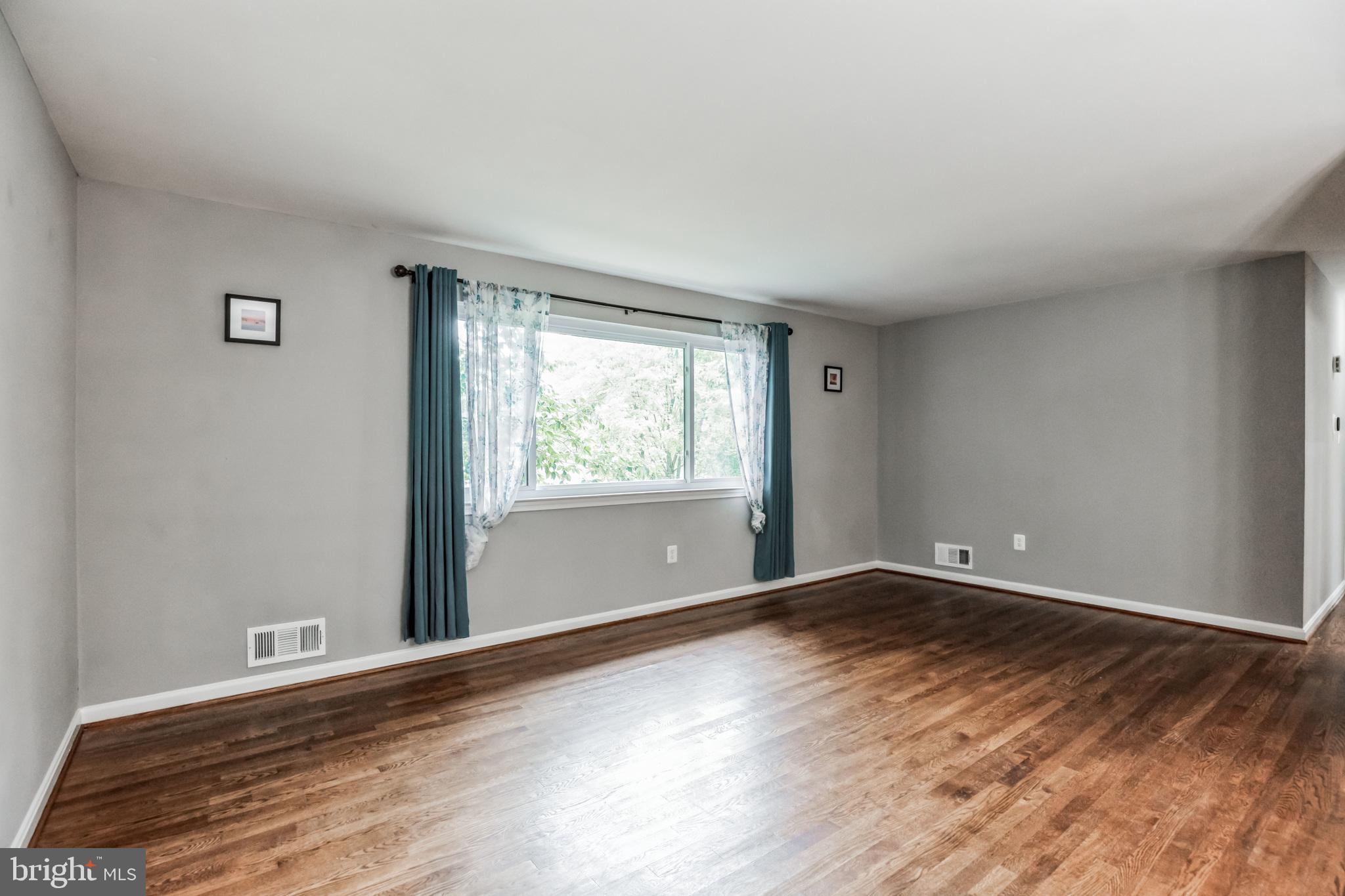 5505 Ventnor Lane Springfield, VA 22151 - Photo 15 of 47 living Room