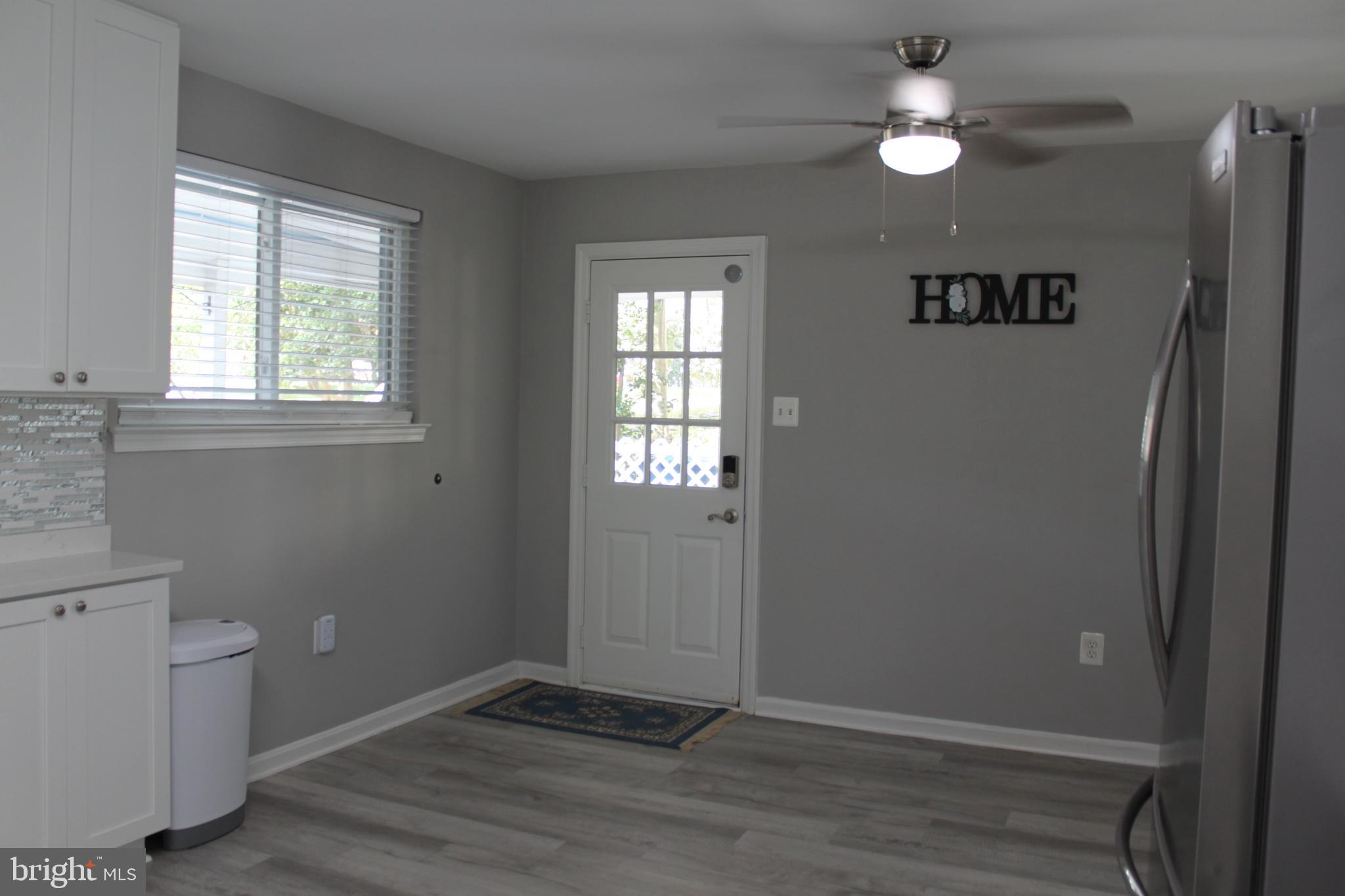 5505 Ventnor Lane Springfield, VA 22151 - Photo 6 of 47 Eat in kitchen entry