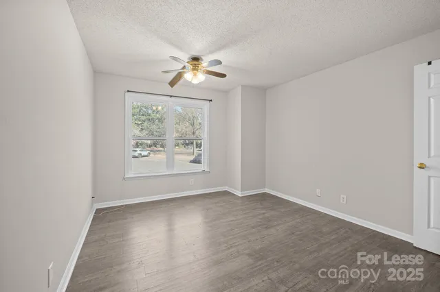 $1,300 | 18809 Nautical Drive, Unit 202, Cornelius, NC 28031