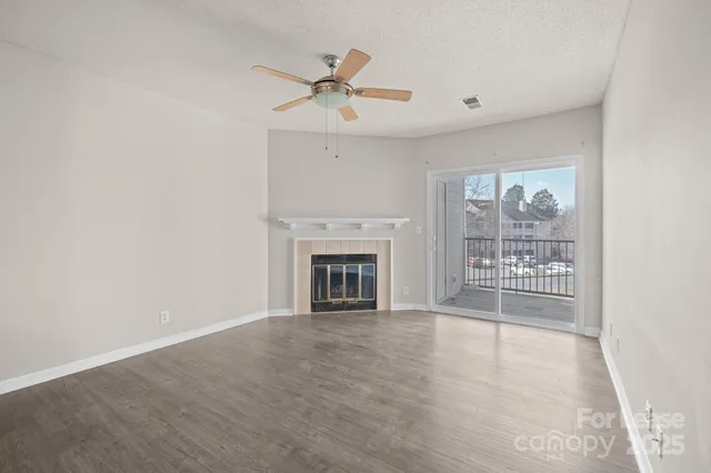 $1,300 | 18809 Nautical Drive, Unit 202, Cornelius, NC 28031