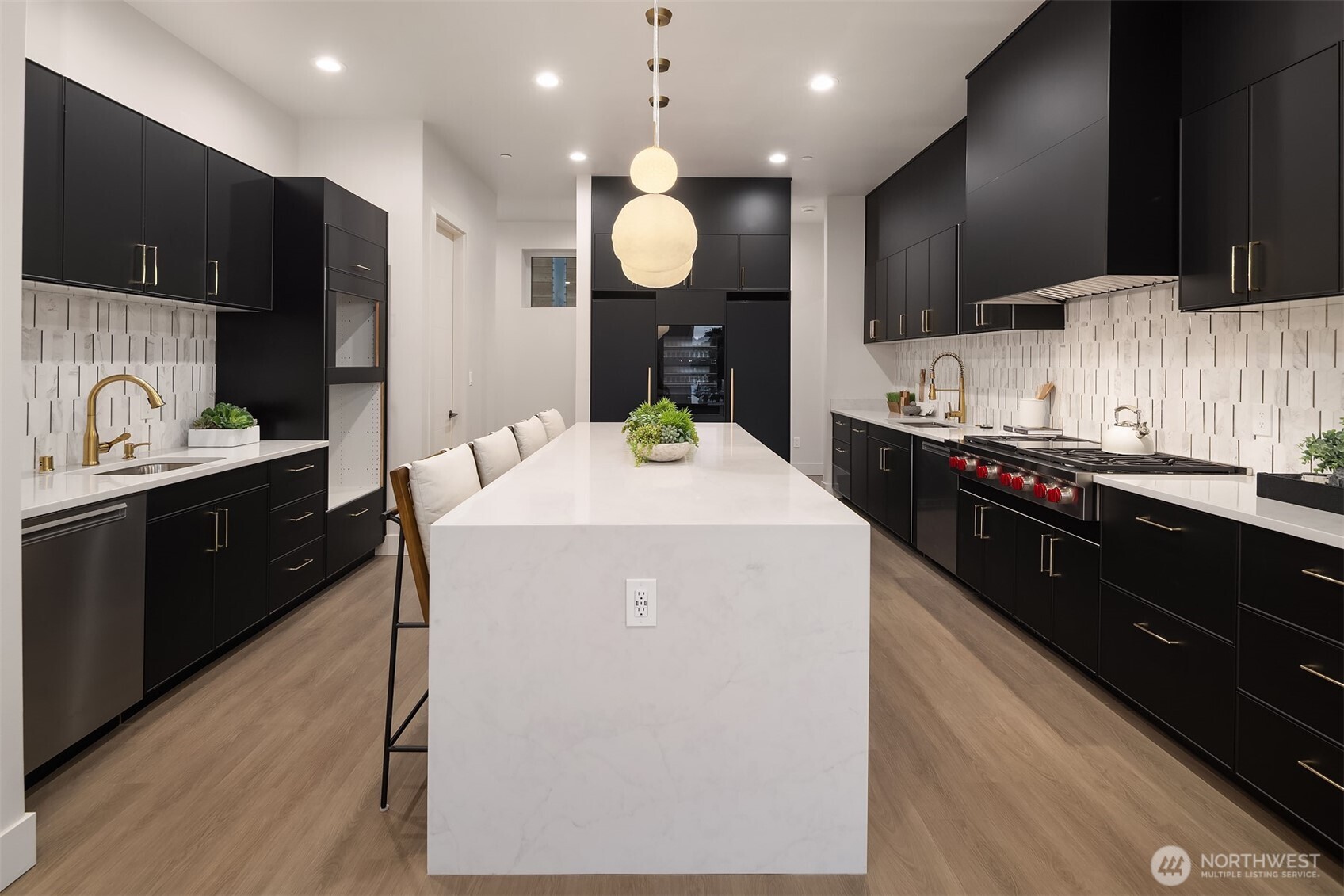 8243 West Mercer Way Mercer Island, WA 98040 - Photo 12 of 40