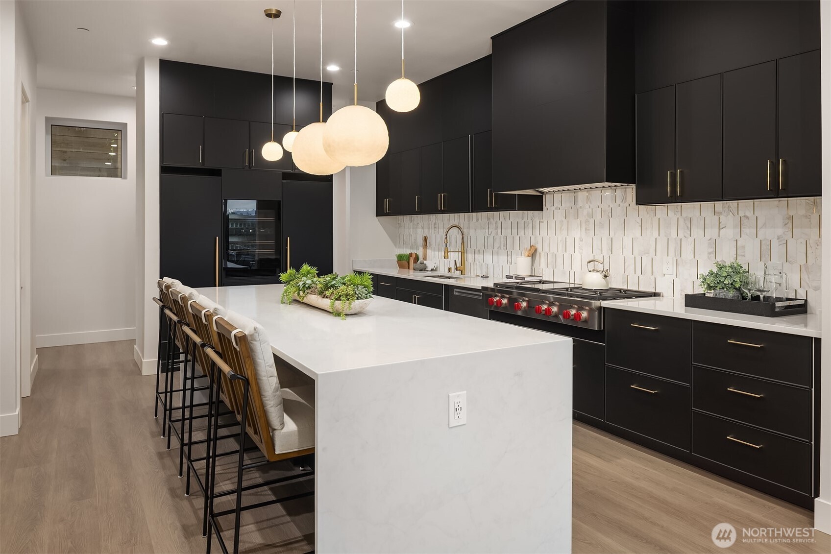 8243 West Mercer Way Mercer Island, WA 98040 - Photo 13 of 40