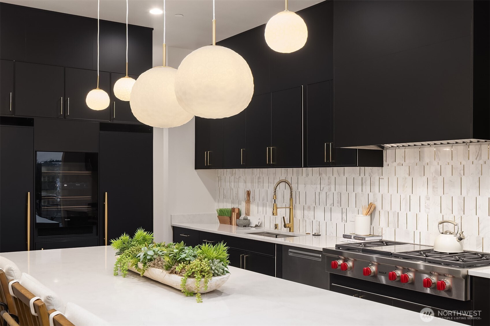 8243 West Mercer Way Mercer Island, WA 98040 - Photo 14 of 40