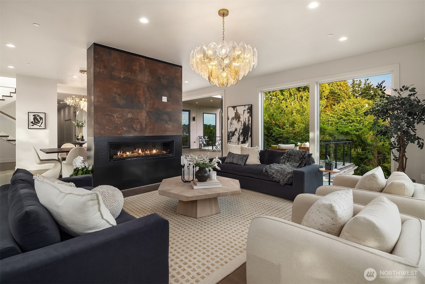 8243 West Mercer Way Mercer Island, WA 98040 - Photo 10 of 40