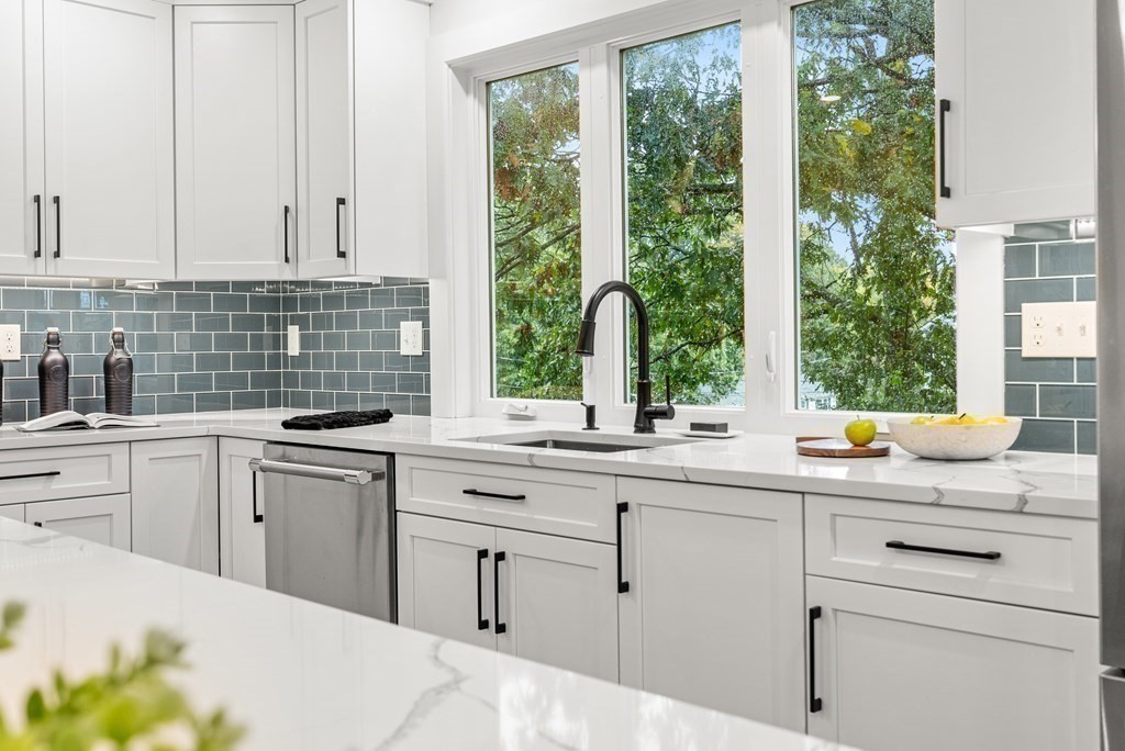 12 Christine Road Arlington, MA 02474 - Photo 8 of 32