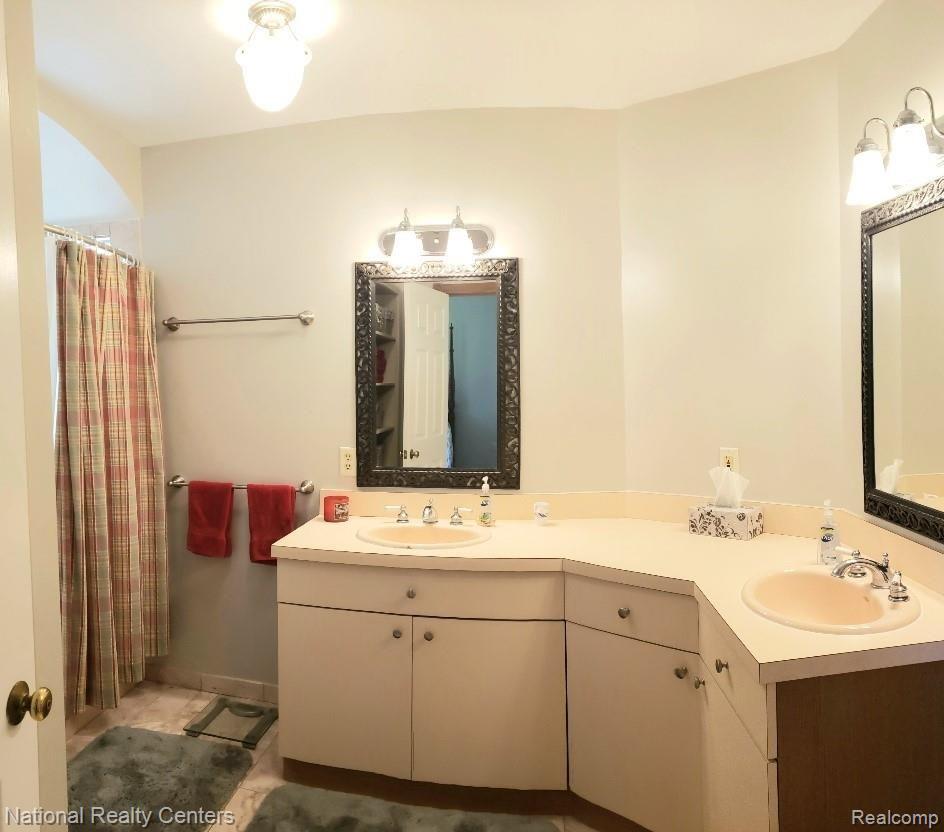16800 Gilmore Road Armada, MI 48005 - Photo 24 of 30 Master bath