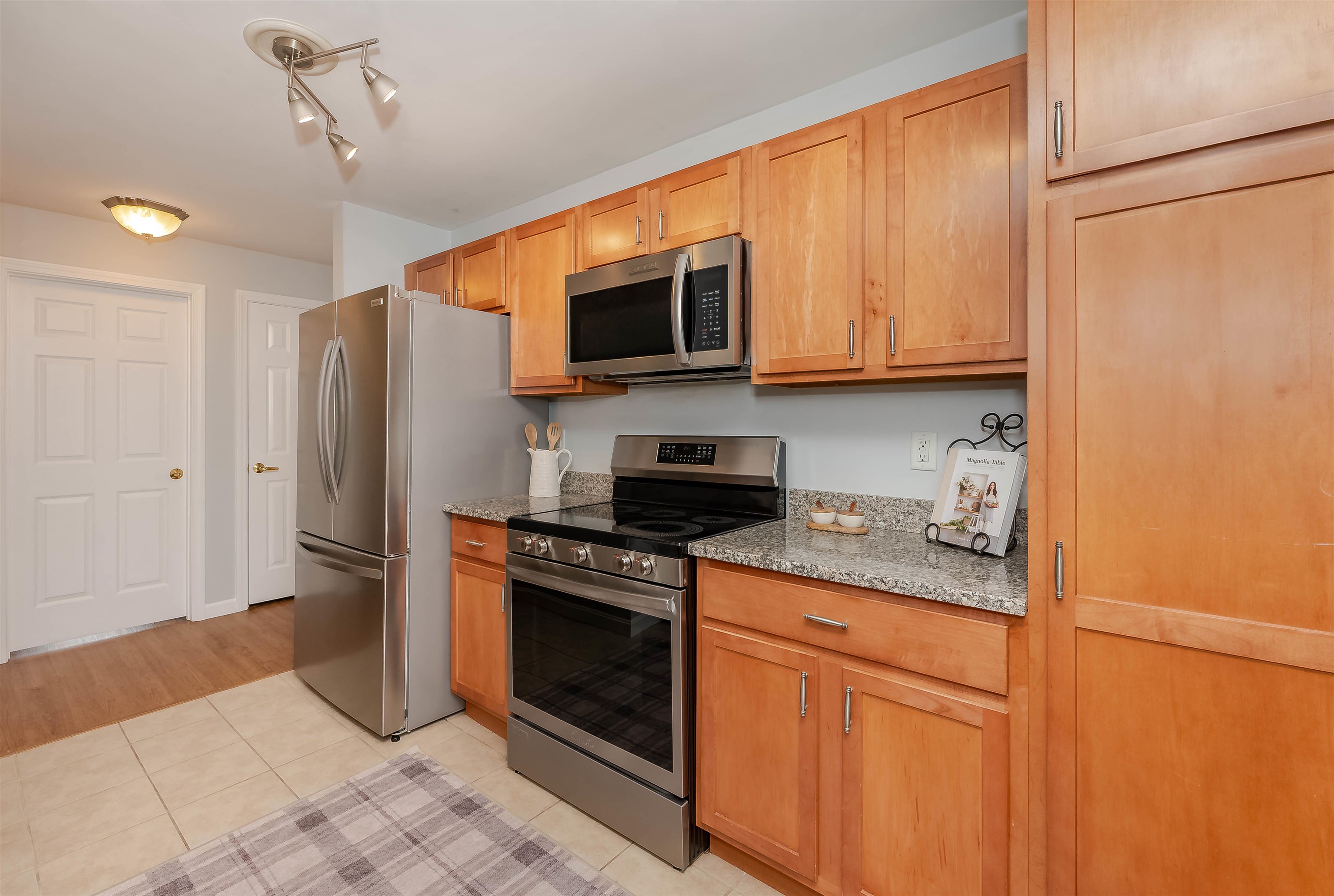 17 K Street, Unit 7 Hampton, NH 03842 - Photo 3 of 41 Gallery Image 3