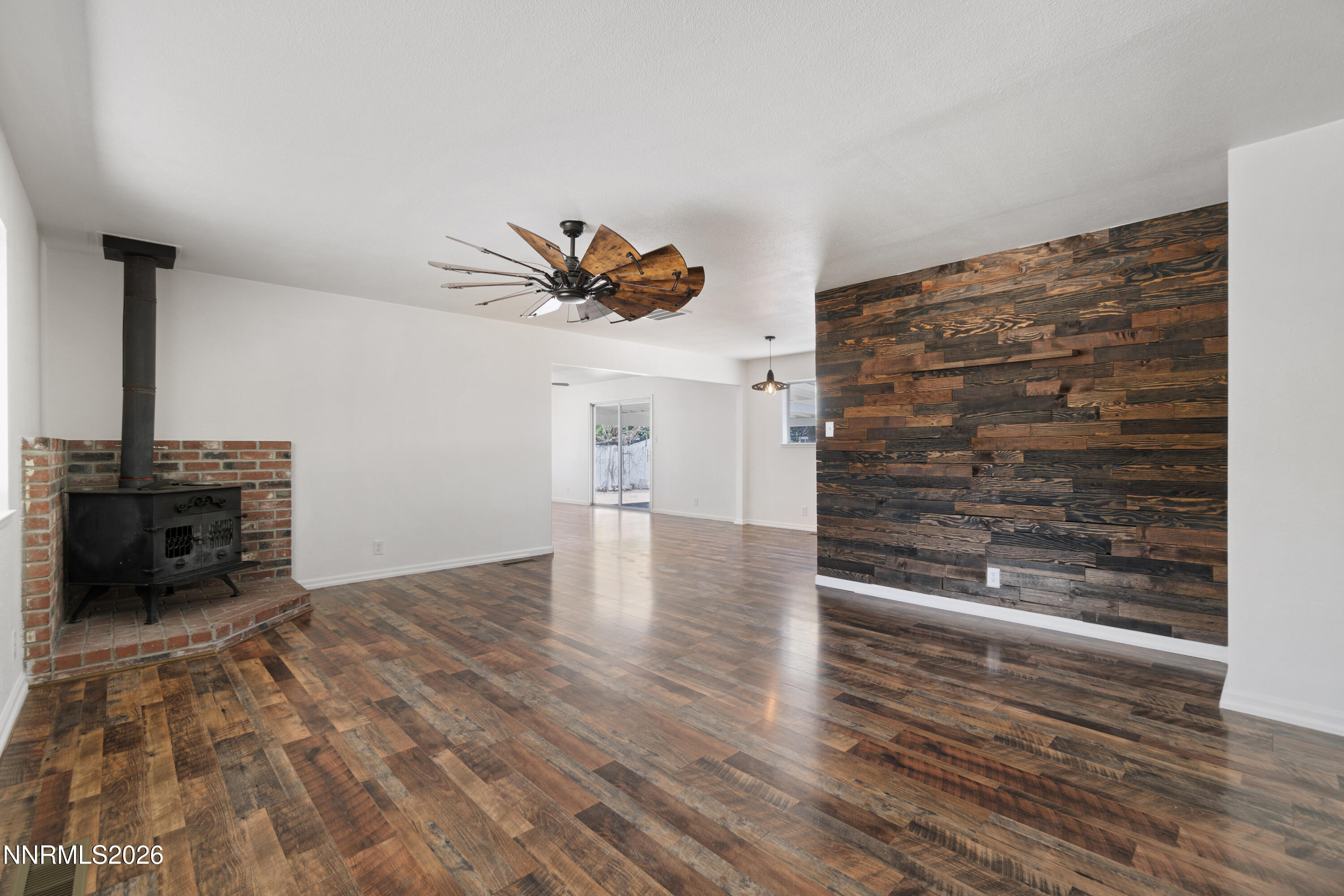 235 Arrow Street Fernley, NV 89408 - Photo 9 of 31 DSC00922