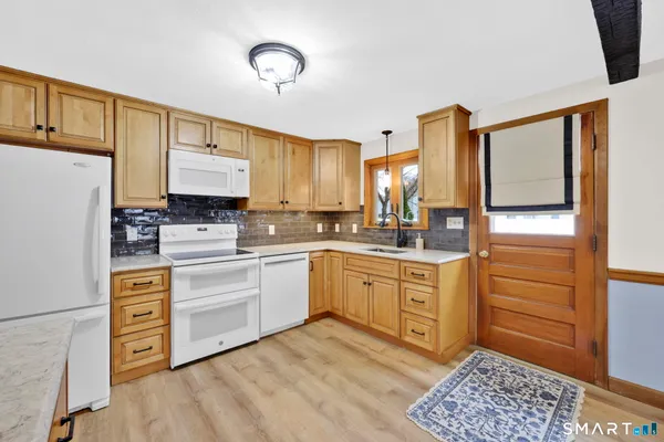 $309,900 | 61 Linwood Drive, East Hartford, CT 06118