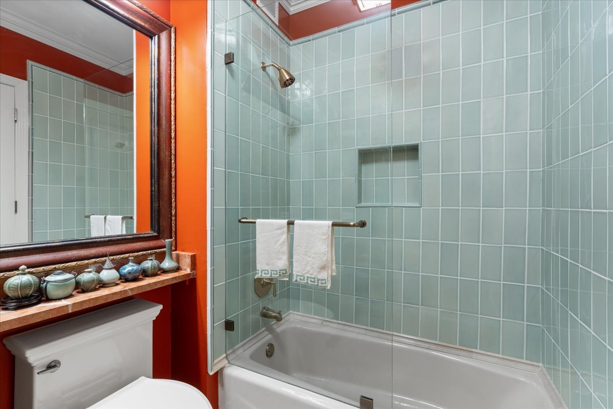501 North Clinton Street, Unit 1303 Chicago, IL 60654 - Photo 17 of 46