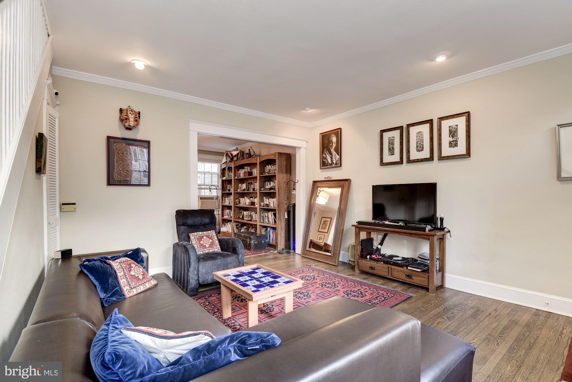 2113 37th Street Northwest Washington, DC 20007 - Photo 4 of 16