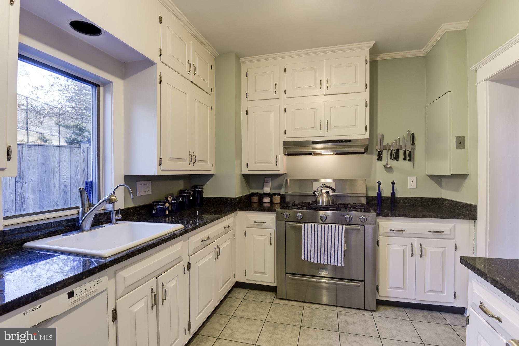 2113 37th Street Northwest Washington, DC 20007 - Photo 7 of 16