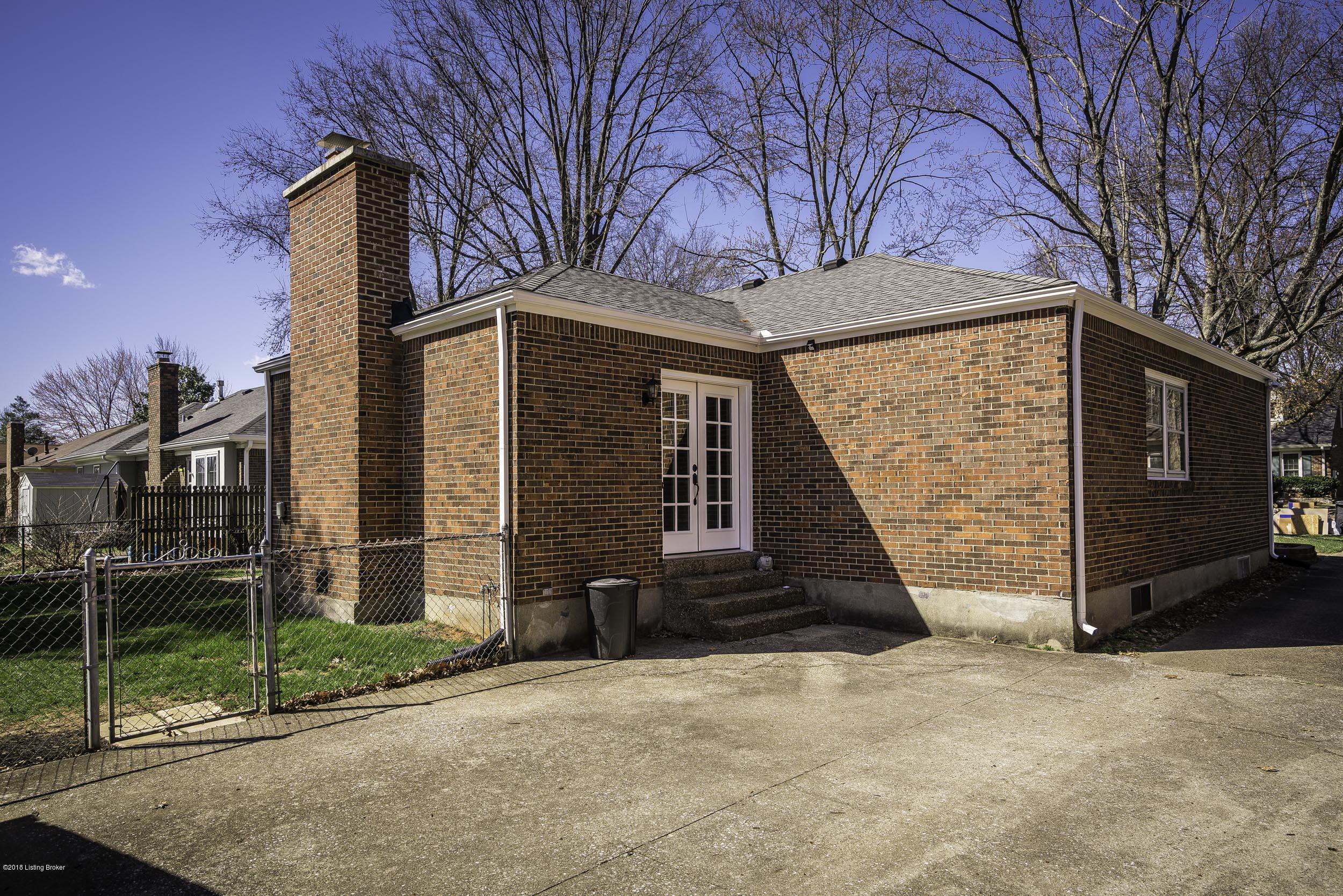 6808 Tottenham Road Louisville, KY 40207 - Photo 6 of 53 6808 Tottenham Road-06