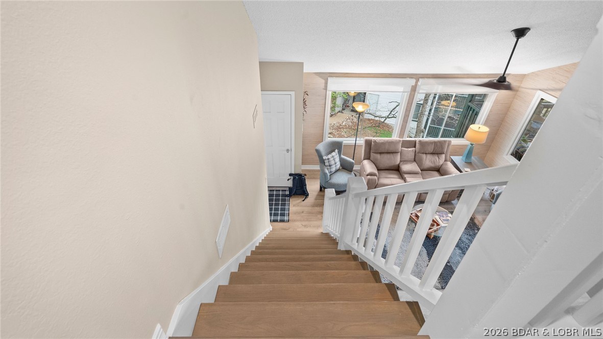 1580 Cherokee Road, Unit 2A Lake Ozark, MO 65049 - Photo 19 of 49 Upper Lofted Area