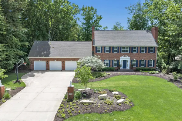$899,900 | 1395 Navajo Trail, Green Bay, WI 54313