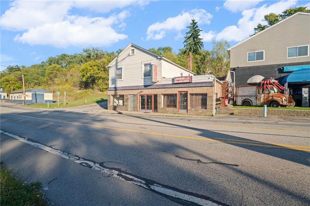 3269 Library Road Pittsburgh, PA 15234 - Photo 2 of 48 Gallery Image 2