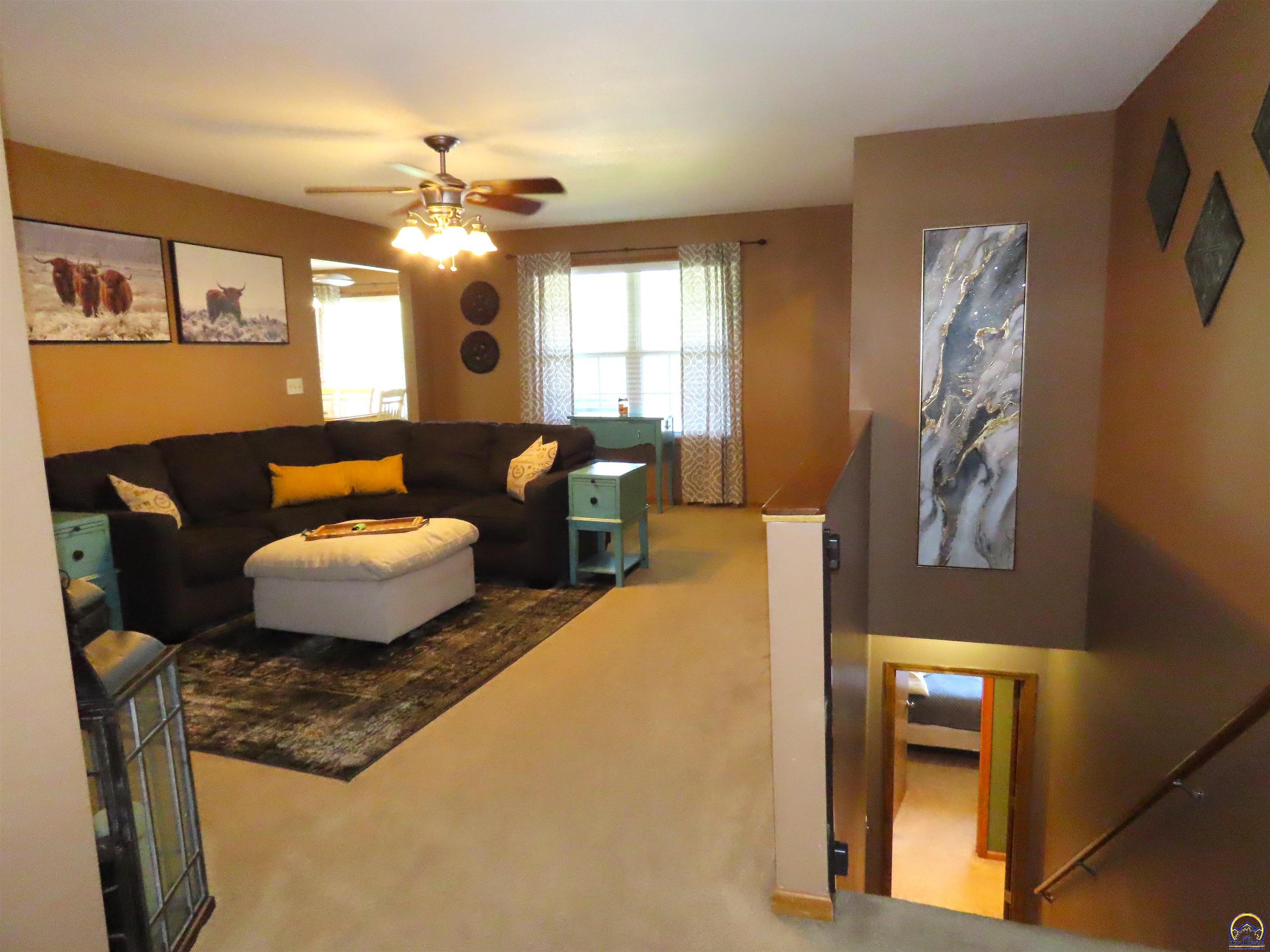 3909 Northwest Fielding Terrace Topeka, KS 66618 - Photo 2 of 33