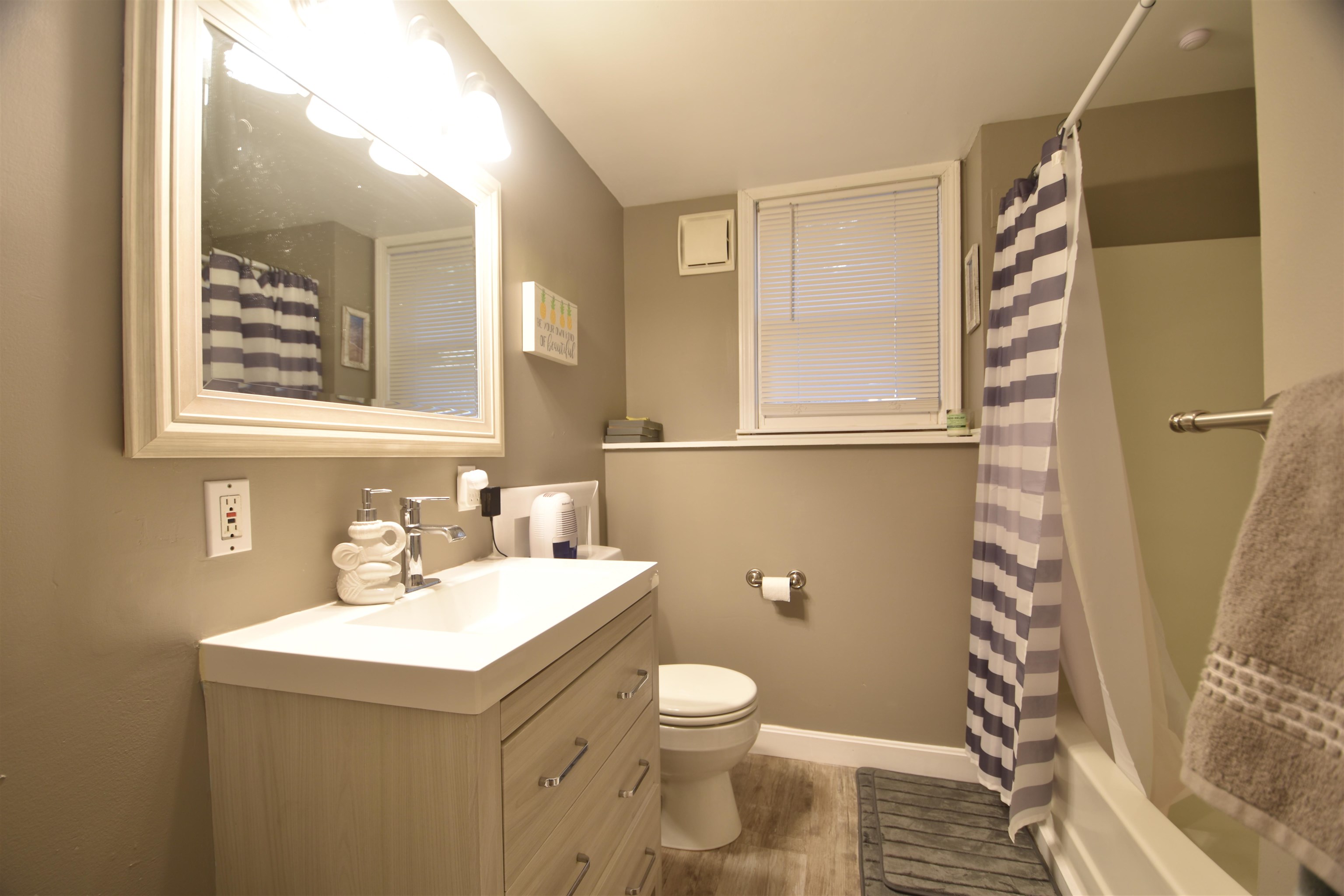 30 Roy Street Raymond, NH 03077 - Photo 16 of 30