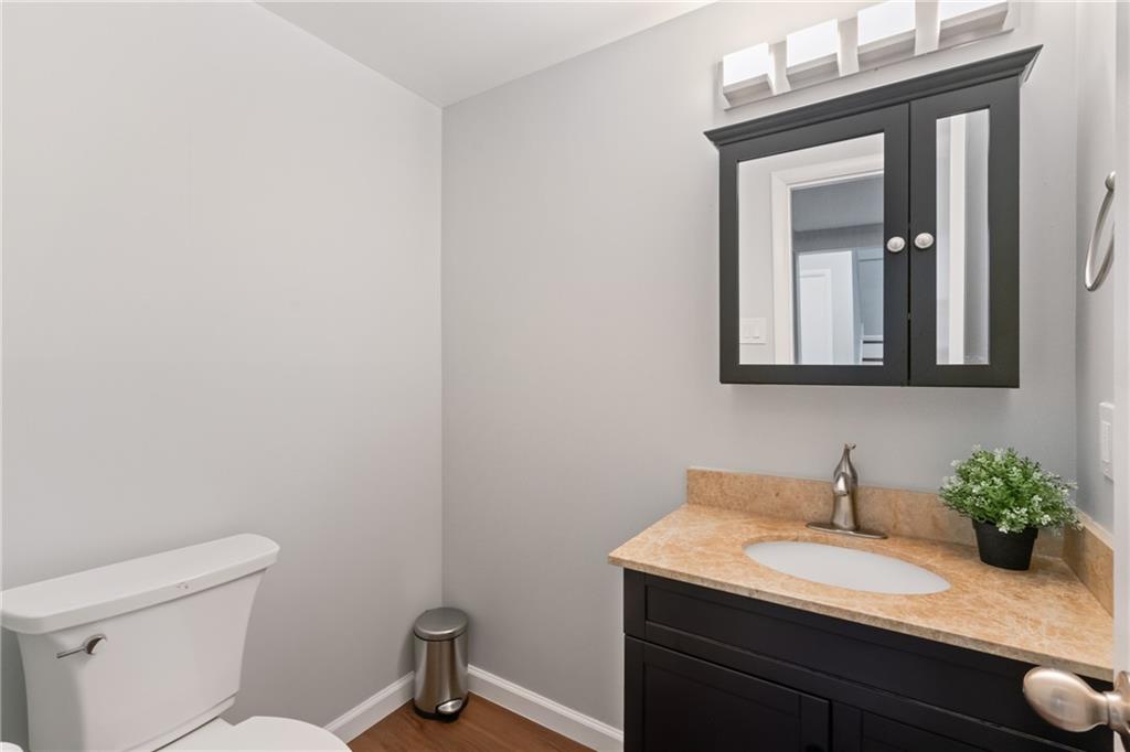 307 South Dithridge Street, Unit 207 Pittsburgh, PA 15213 - Photo 20 of 30 Powder room on the first floor
