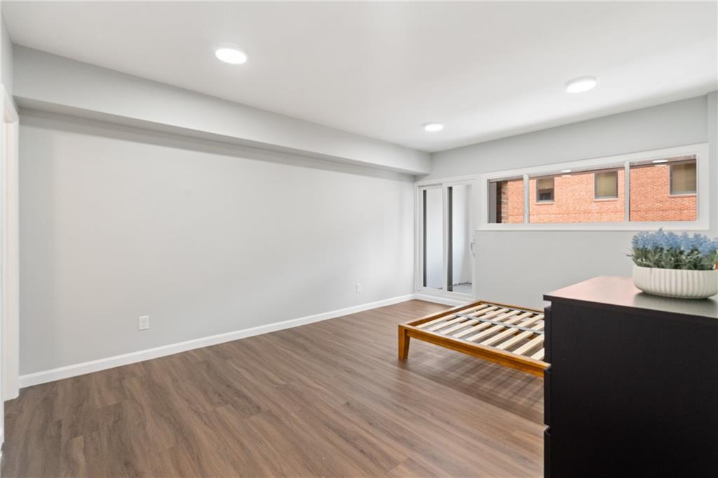 307 South Dithridge Street, Unit 207 Pittsburgh, PA 15213 - Photo 26 of 30 primary bedroom