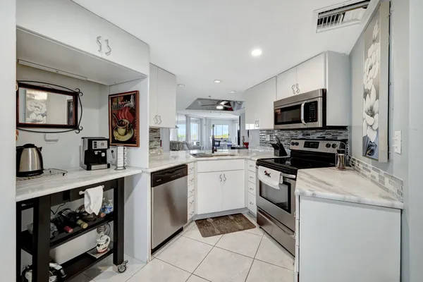 $2,850 | 3870 North Hwy A1A, Unit 101, Fort Pierce, FL 34949