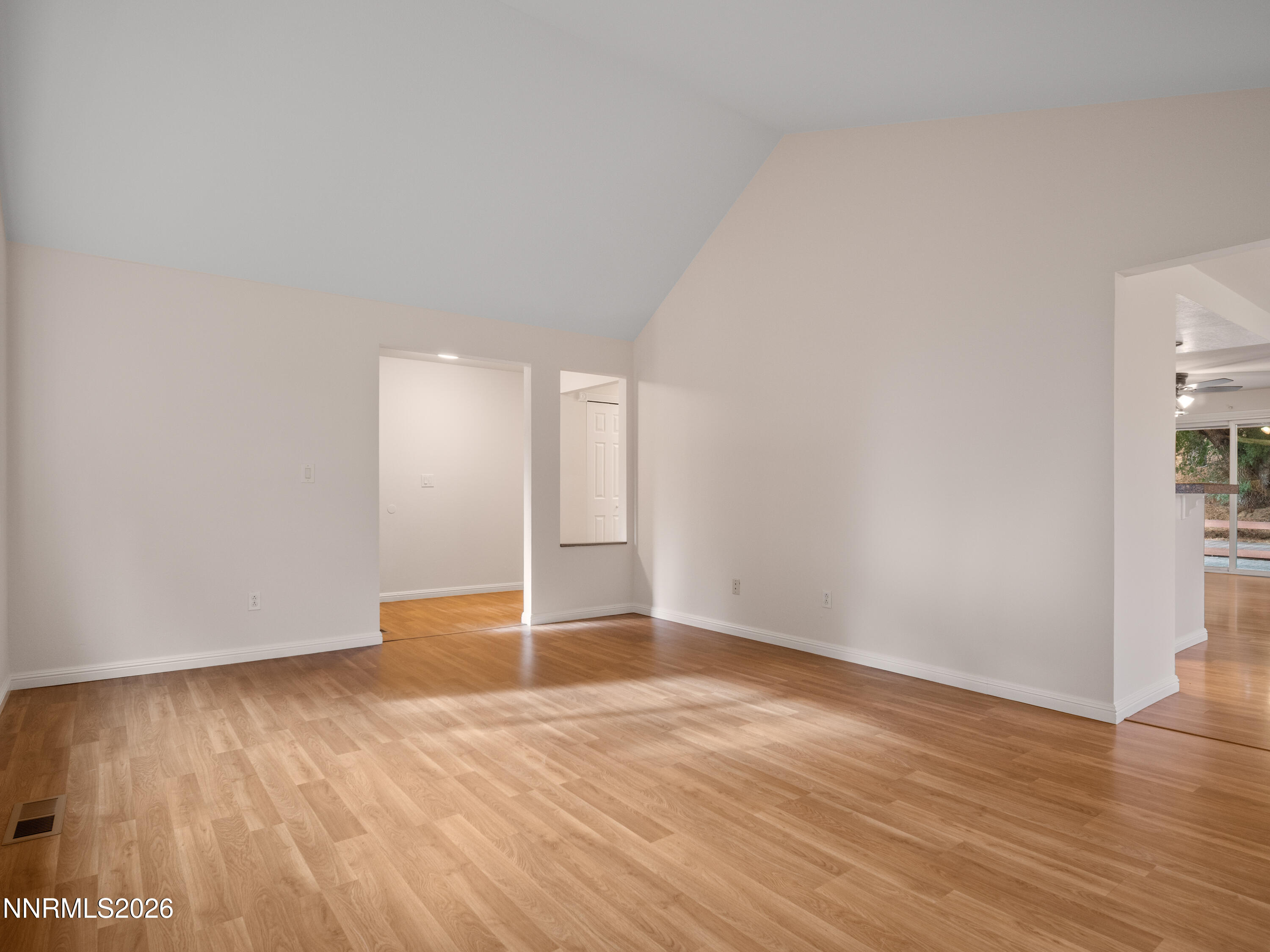 12745 Thomas Creek Road Reno, NV 89511 - Photo 10 of 47 Photo-4
