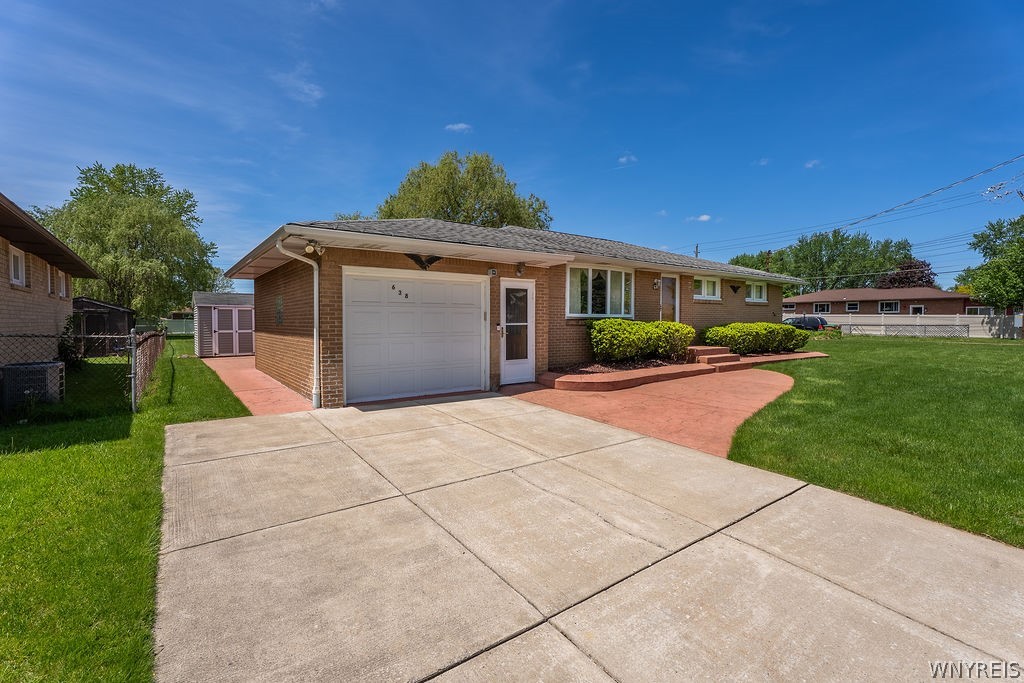 638 Borden Road Cheektowaga, NY 14227 - Photo 3 of 41 Huge driveway with custom concrete