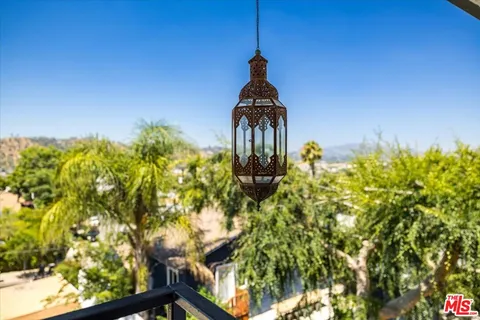 $995,000 | 621 Isabel Street, Los Angeles, CA 90065