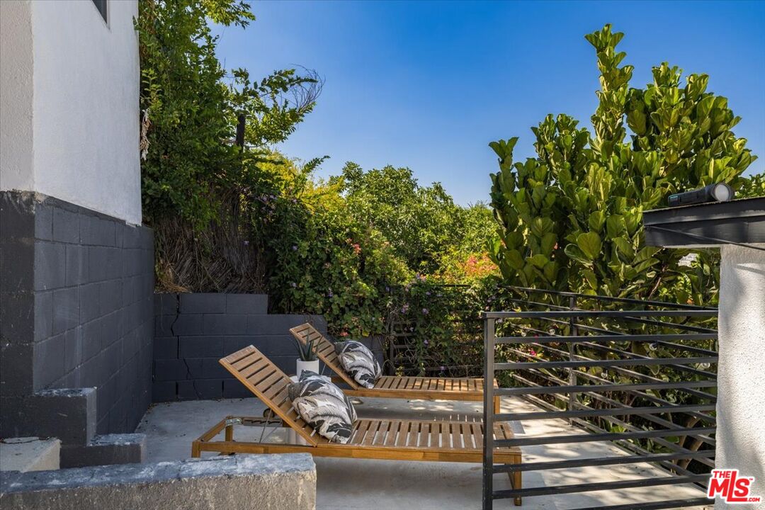 621 Isabel Street Los Angeles, CA 90065 - Photo 29 of 38 a view of a bench in the garden