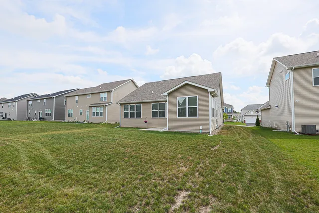 $622,900 | 580 North Highlander Way, Addison, IL 60101