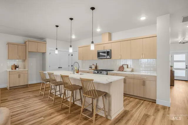 $548,900 | 1712 East Grayson Street, Meridian, ID 83642