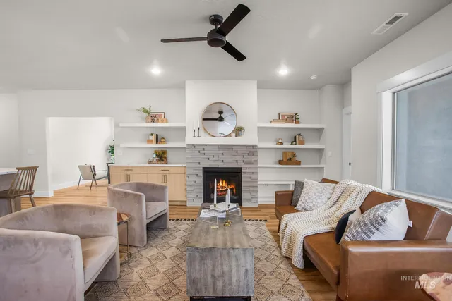 $548,900 | 1712 East Grayson Street, Meridian, ID 83642