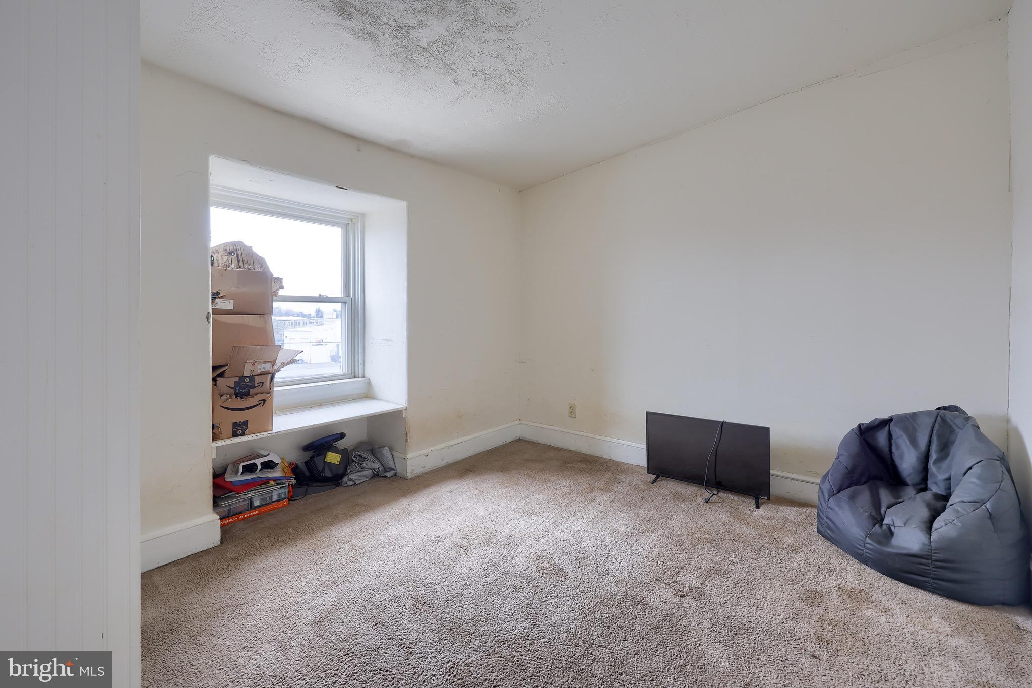 318 East Liberty Street Lancaster, PA 17602 - Photo 14 of 18 a view of livingroom with workspace and windows