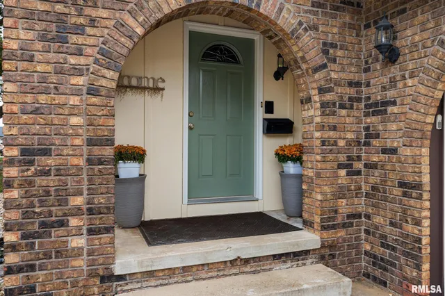 $369,900 | 430 North Montana Avenue, Morton, IL 61550