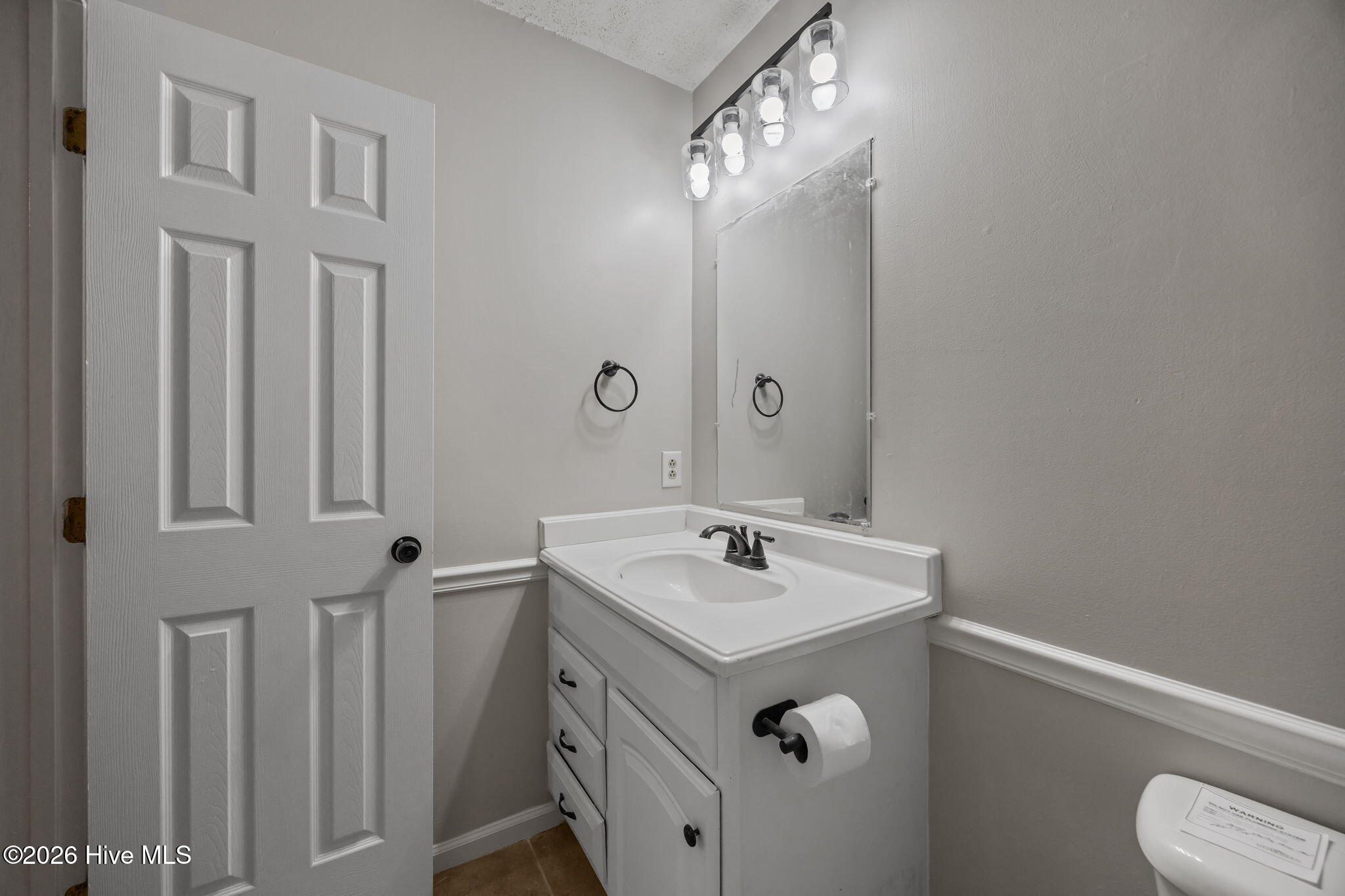 2042 Derby Run Road Jacksonville, NC 28546 - Photo 25 of 37 Primary Bathroom