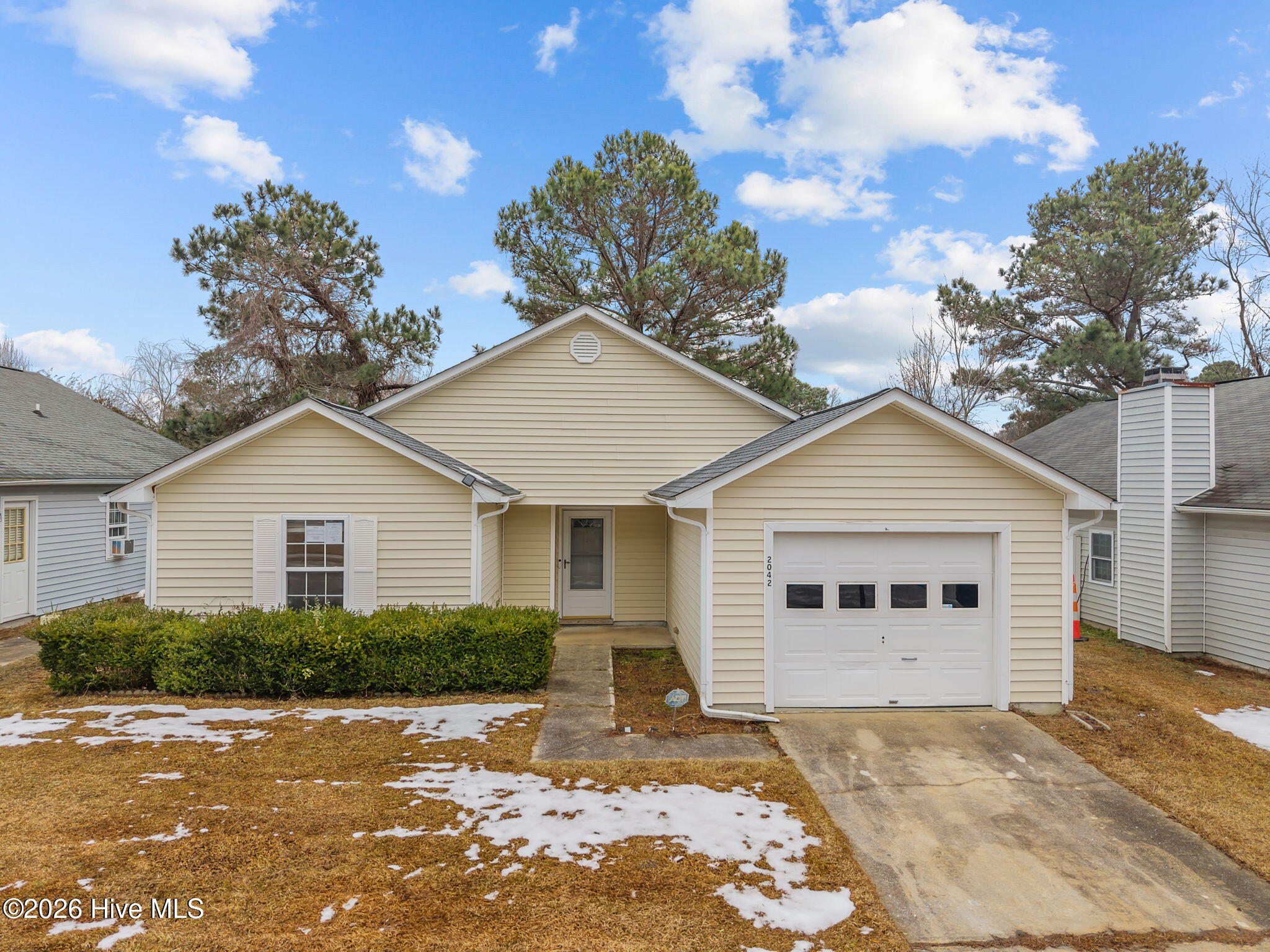 2042 Derby Run Road Jacksonville, NC 28546 - Photo 4 of 37 30-web-or-mls-2042 Derby Run 73