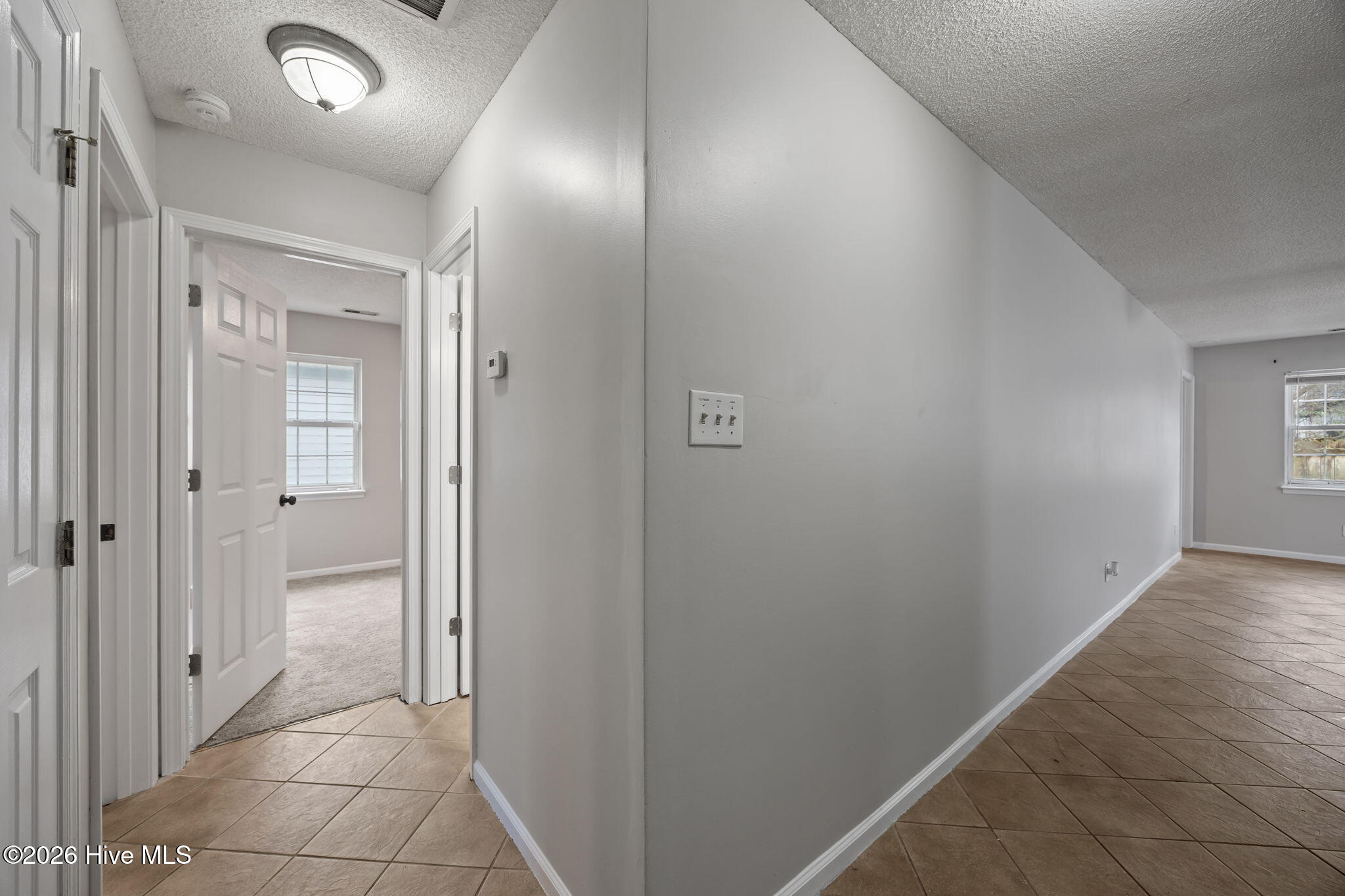 2042 Derby Run Road Jacksonville, NC 28546 - Photo 8 of 37 Foyer