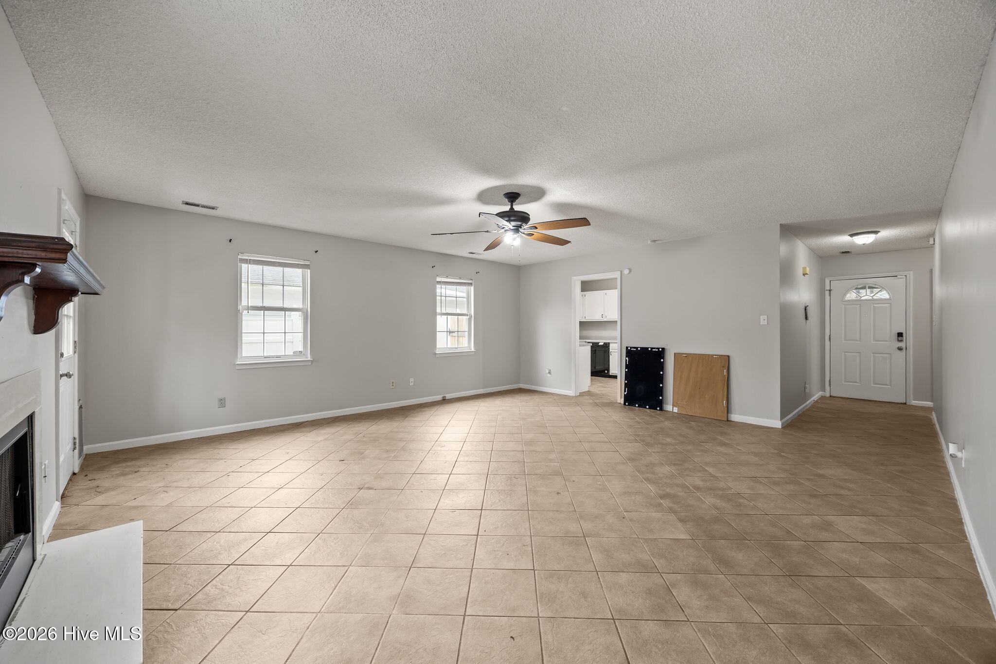 2042 Derby Run Road Jacksonville, NC 28546 - Photo 10 of 37 Living Room