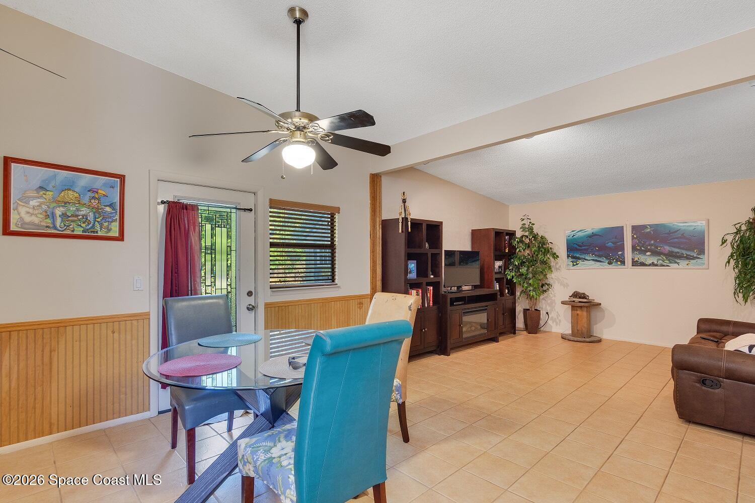 422 Del Monte Road, Unit A&B Sebastian, FL 32958 - Photo 23 of 35 Image00015